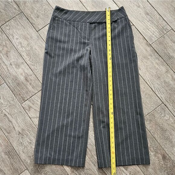 Apt. 9 Ava Stretch Gray Pin-Striped Capri Dress Pants Size 10 - Picture 2 of 8